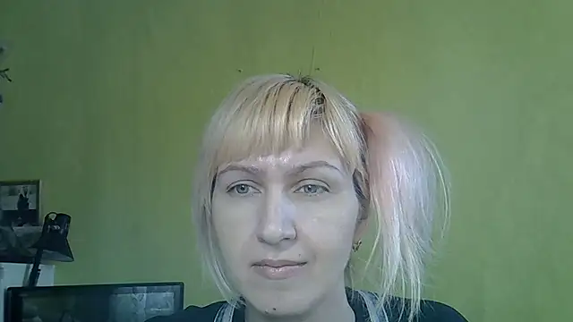 Helgy asy online show from 9, 4, 2026