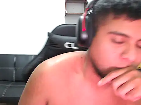 axellrz  online show from 9, 4, 2026