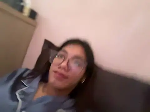 Akari hunt online show from 7, 4, 2026