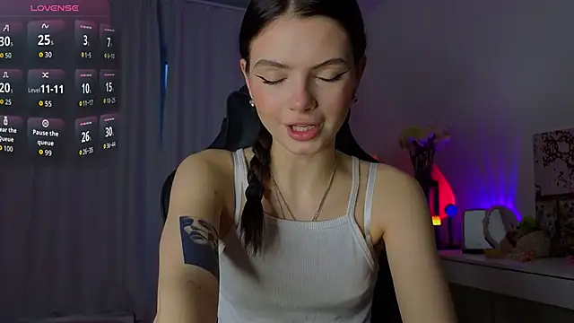 Snapshot of lillly_meow_ chatting on 14, 5, 2026 lillly meow online show from 14, 5, 2026