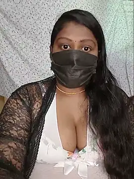 Snapshot of Romantic_Woman chatting on 20, 5, 2026 Romantic Woman online show from 20, 5, 2026