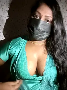 Snapshot of Romantic_Woman chatting on 8, 6, 2026 Romantic Woman online show from 8, 6, 2026