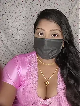 Snapshot of Romantic_Woman chatting on 24, 7, 2026 Romantic Woman online show from 24, 7, 2026