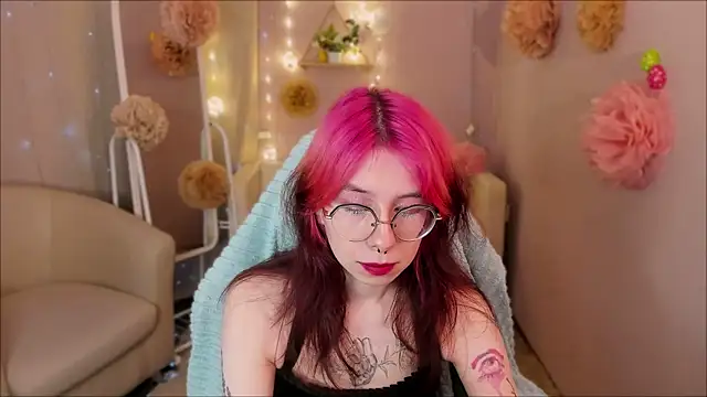 Snapshot of Alice_Nyx chatting on 5, 4, 2026 Alice Nyx online show from 5, 4, 2026