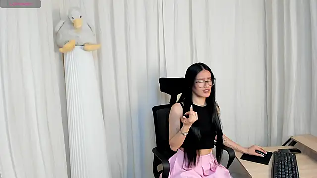 Astley wolf online show from 7, 4, 2026