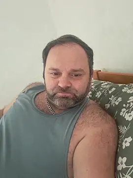 Snapshot of SlowTemptation chatting on 4, 4, 2026 SlowTemptation online show from 4, 4, 2026