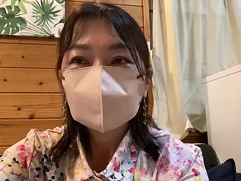 Snapshot of lemonade_madame chatting on 11, 4, 2026 lemonade madame online show from 11, 4, 2026