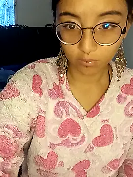 Snapshot of kitsune_nyoko chatting on 6, 4, 2026 kitsune nyoko online show from 6, 4, 2026