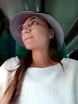 Leticia Hinkley  online show from 27, 4, 2026