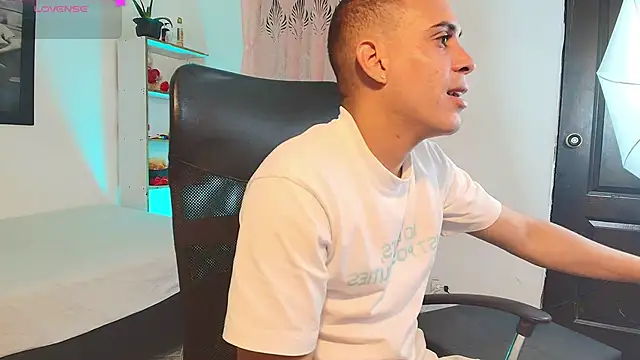 Axel  fierro online show from 4, 4, 2026