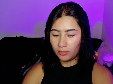 Snapshot of EvelynLeen_ chatting on 10, 7, 2026 EvelynLeen online show from 10, 7, 2026