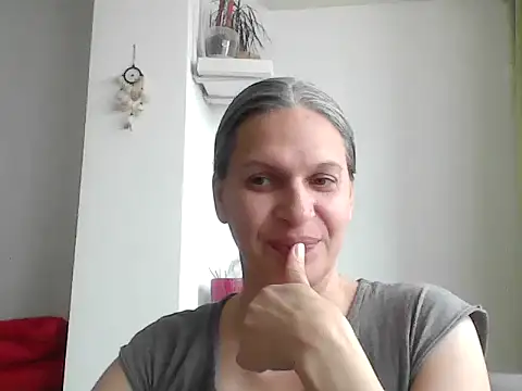 Snapshot of SweetLilTrouble chatting on 11, 4, 2026 SweetLilTrouble online show from 11, 4, 2026