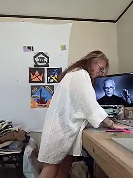 Blondejenn online show from 10, 4, 2026