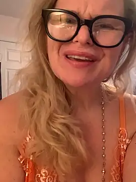 Love Lee xo online show from 7, 7, 2026