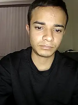 LuisLatinboyy online show from 8, 4, 2026