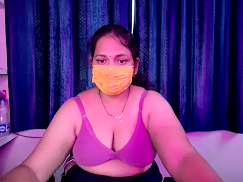 Snapshot of charu-baby chatting on 11, 4, 2026 charu-baby online show from 11, 4, 2026