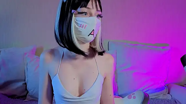 LunaNyanmi online show from 1, 7, 2026