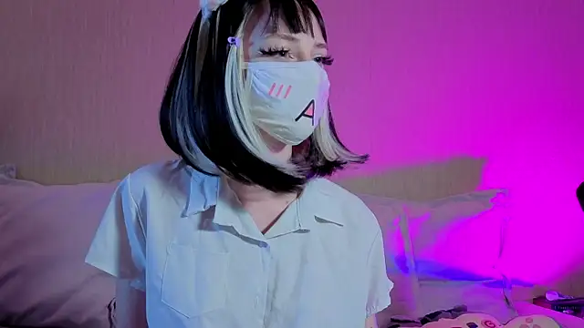 LunaNyanmi online show from 6, 7, 2026