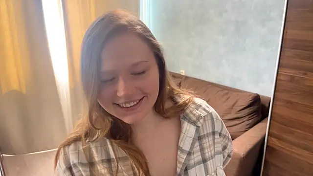 Snapshot of elingibbson chatting on 7, 4, 2026 elingibbson online show from 7, 4, 2026