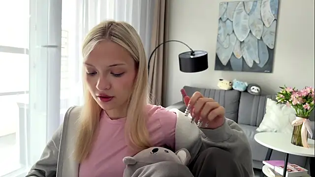 EvelineMolima online show from 10, 5, 2026