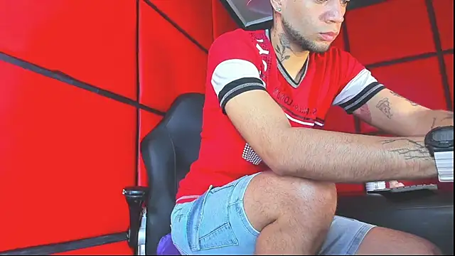 Snapshot of Daniel_huge22 chatting on 12, 4, 2026 Daniel huge22 online show from 12, 4, 2026