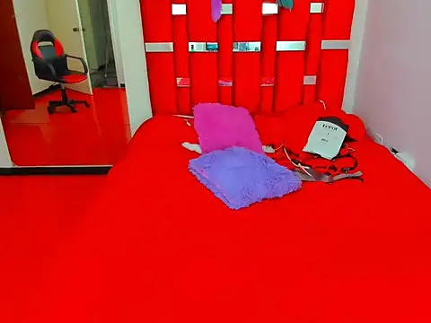 scarlett red 1 online show from 2, 5, 2026