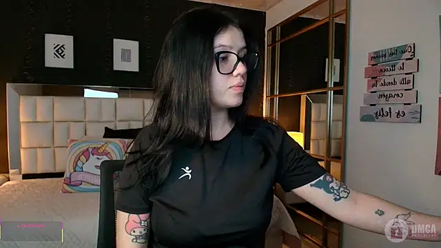 Snapshot of aria_bloomer chatting on 5, 5, 2026 aria bloomer online show from 5, 5, 2026