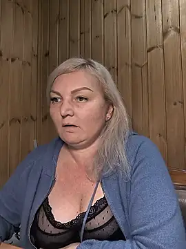 White-Chocolatte online show from 9, 4, 2026