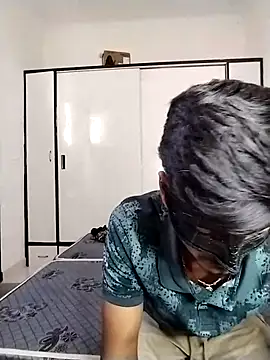 Snapshot of Love-Birdss chatting on 29, 4, 2026 Love-Birdss online show from 29, 4, 2026