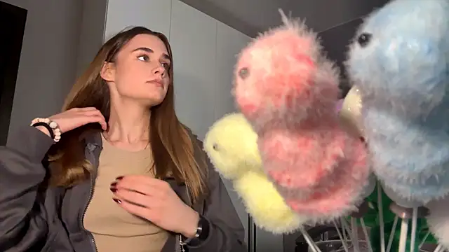 SharellFraleigh online show from 18, 4, 2026