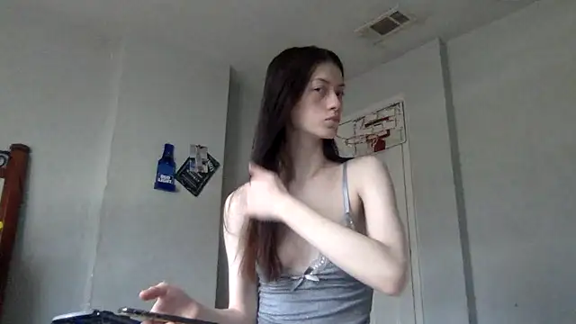 Munchkinbaby72318 online show from 19, 5, 2026