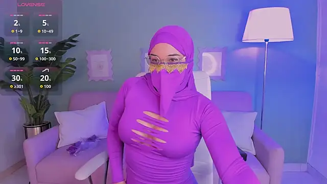 Snapshot of SamiraLuxe chatting on 9, 4, 2026 SamiraLuxe online show from 9, 4, 2026