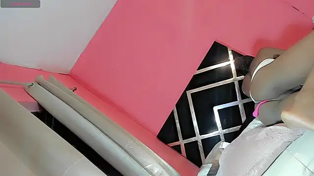 Snapshot of liyenpain01_ chatting on 11, 4, 2026 liyenpain01 online show from 11, 4, 2026