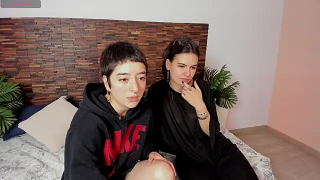 Snapshot of Atheena__ chatting on 19, 5, 2026 Atheena online show from 19, 5, 2026