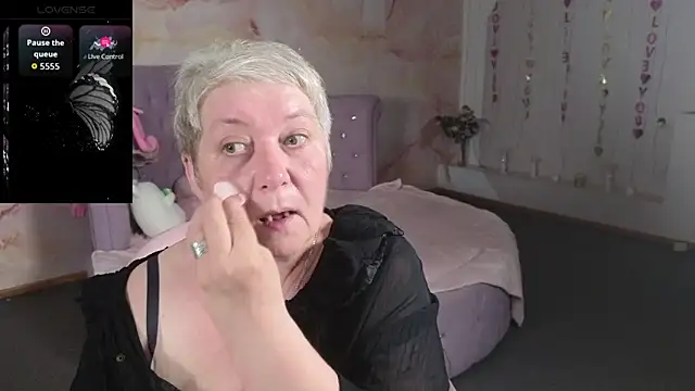 Snapshot of Poppy_Pulse chatting on 10, 6, 2026 Poppy Pulse online show from 10, 6, 2026