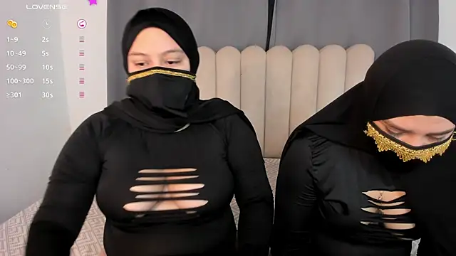 aziza dalila02 online show from 18, 4, 2026