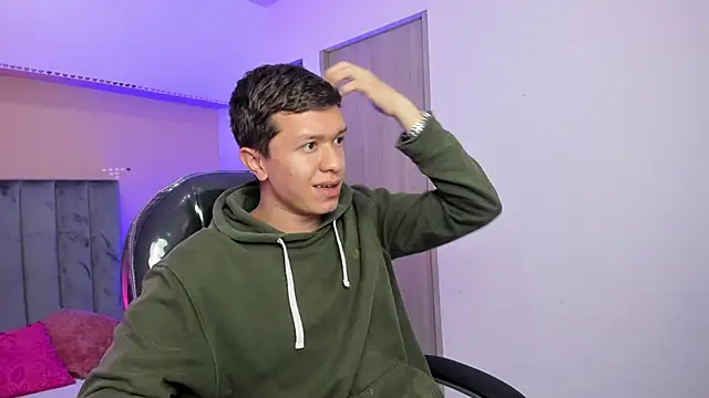 Snapshot of ken_col chatting on 14, 4, 2026 ken col online show from 14, 4, 2026