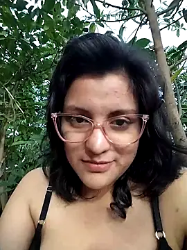 sienna elara online show from 9, 4, 2026