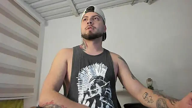 Snapshot of AaronHardi chatting on 18, 5, 2026 AaronHardi online show from 18, 5, 2026