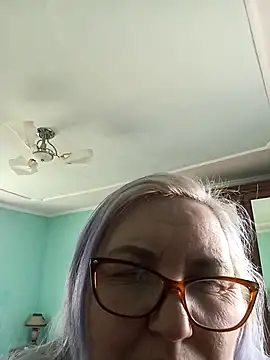 AureliaSky598 online show from 15, 4, 2026