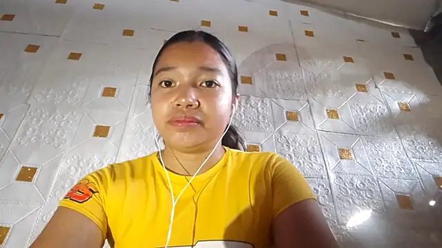 Snapshot of CecileLighty chatting on 11, 4, 2026 CecileLighty online show from 11, 4, 2026