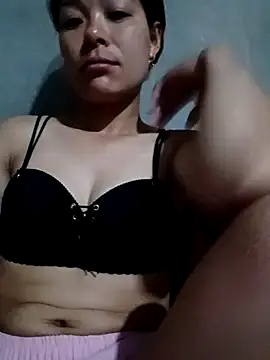 Snapshot of mia0033 chatting on 9, 4, 2026 mia0033 online show from 9, 4, 2026