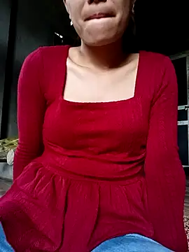 Snapshot of mia0033 chatting on 28, 4, 2026 mia0033 online show from 28, 4, 2026
