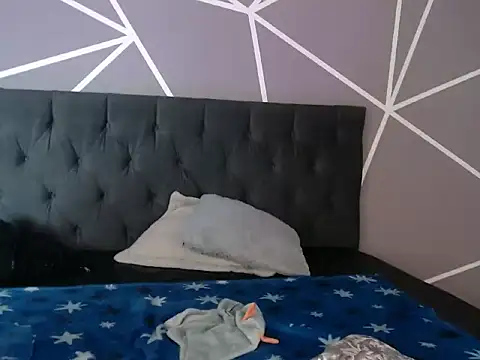 Snapshot of Violett1126 chatting on 13, 4, 2026 Violett1126 online show from 13, 4, 2026