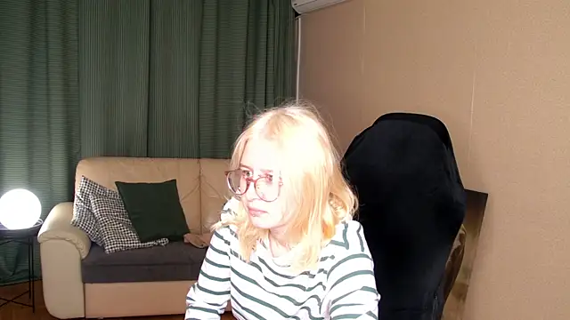 Snapshot of Lily_Spark_ chatting on 29, 5, 2026 Lily Spark online show from 29, 5, 2026