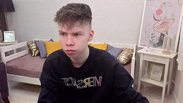 Snapshot of EliotMars chatting on 13, 4, 2026 EliotMars online show from 13, 4, 2026