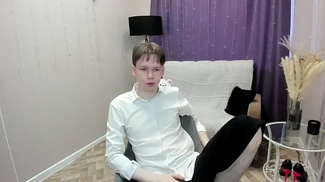 Snapshot of EliotMars chatting on 19, 5, 2026 EliotMars online show from 19, 5, 2026