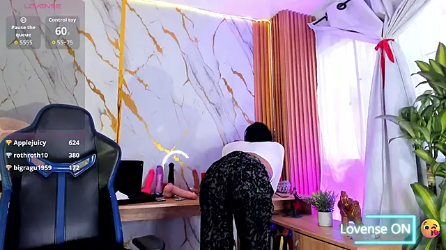 Dafne kee online show from 15, 4, 2026