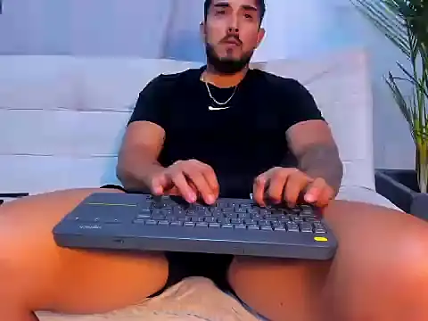 alangreek1 online show from 7, 7, 2026