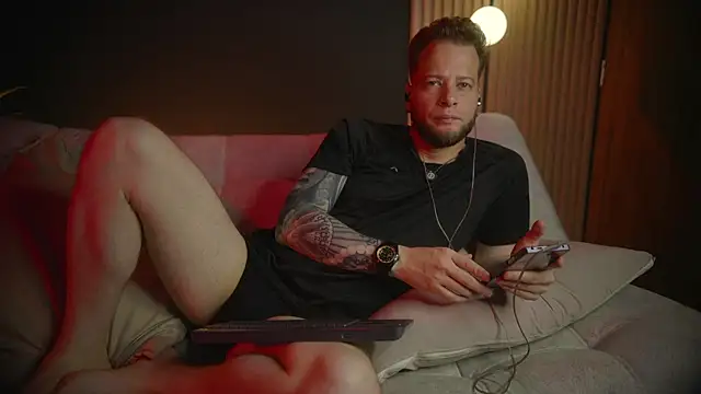 Axxel Foxx online show from 9, 4, 2026